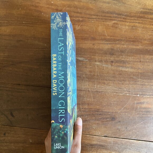 The Last of the Moon Girls - Barbara Davis Book - Picture 4 of 4